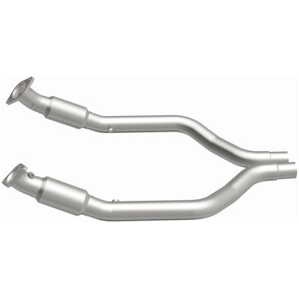 MagnaFlow OEM Grade Federal / EPA Compliant Direct-Fit Catalytic Converter 16420