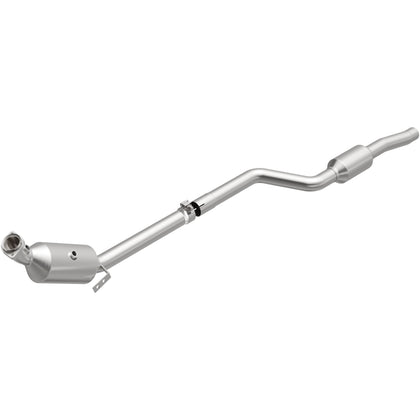 MagnaFlow OEM Grade Federal / EPA Compliant Direct-Fit Catalytic Converter 21-437