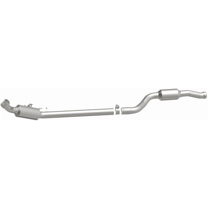 MagnaFlow OEM Grade Federal / EPA Compliant Direct-Fit Catalytic Converter 21-447