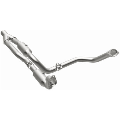 MagnaFlow OEM Grade Federal / EPA Compliant Direct-Fit Catalytic Converter 21-457
