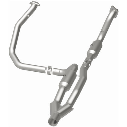 MagnaFlow OEM Grade Federal / EPA Compliant Direct-Fit Catalytic Converter 21-457
