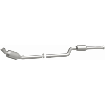 MagnaFlow OEM Grade Federal / EPA Compliant Direct-Fit Catalytic Converter 21-492