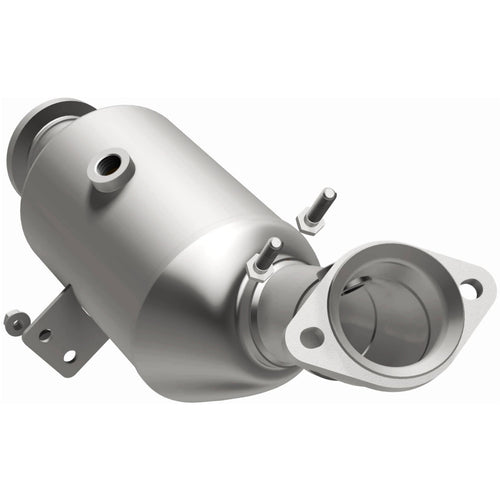 MagnaFlow OEM Grade Federal / EPA Compliant Direct-Fit Catalytic Converter 21-681