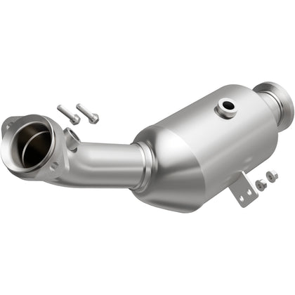 MagnaFlow OEM Grade Federal / EPA Compliant Direct-Fit Catalytic Converter 21-682