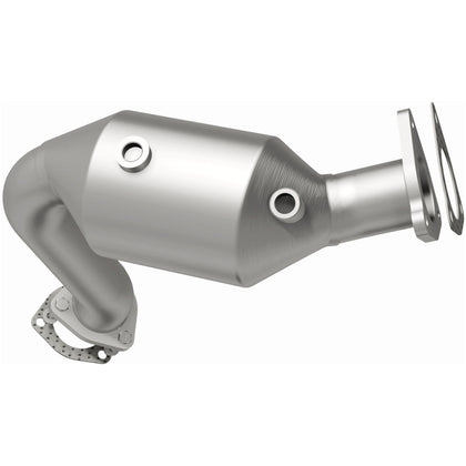 MagnaFlow 2011-2012 Audi A8 Quattro 4.2L OEM Grade Federal / EPA Compliant Direct-Fit Catalytic Converter 21-695