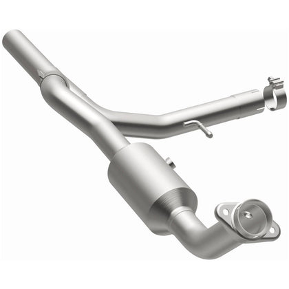 MagnaFlow 2007-2008 Ford F-150 4.6L OEM Grade Federal / EPA Compliant Direct-Fit Catalytic Converter 21-834
