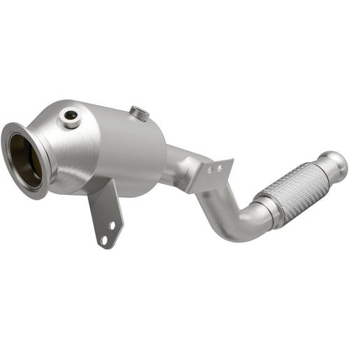 MagnaFlow 2016-2022 Mercedes-Benz Metris 2.0L OEM Grade Federal / EPA Compliant Direct-Fit Catalytic Converter 21-897