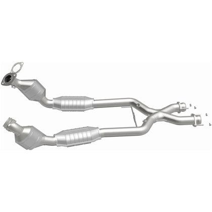 MagnaFlow 1996-1998 Ford Mustang SVT Cobra 4.6L HM Grade Federal / EPA Compliant Direct-Fit Catalytic Converter 23163