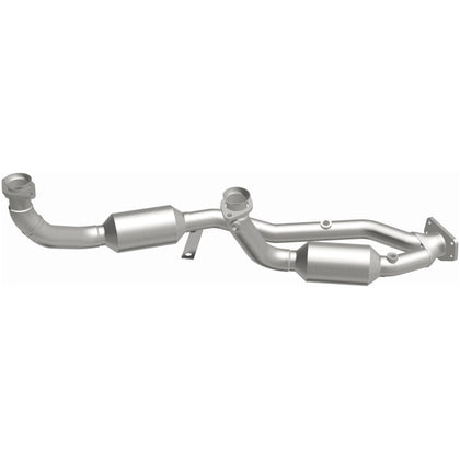 MagnaFlow 1999-2000 Ford Windstar 3.8L HM Grade Federal / EPA Compliant Direct-Fit Catalytic Converter 23542