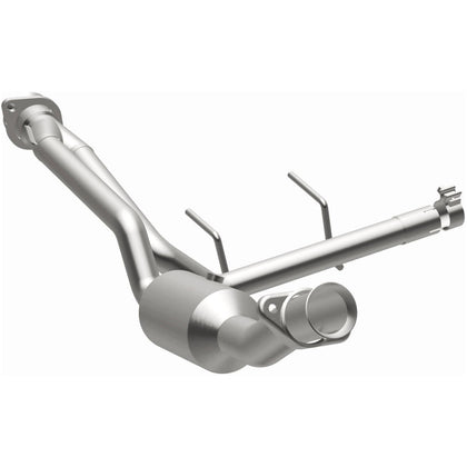 MagnaFlow 2015-2017 Ford F-150 3.5L | 2018-2020 Ford F-150 3.3L OEM Grade Federal / EPA Compliant Direct-Fit Catalytic Converter 280224