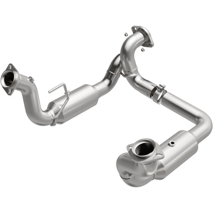 MagnaFlow 2020-2024 Ford F-250 Super Duty 7.3L | 2020-2024 Ford F-350 Super Duty 7.3L OEM Grade Federal / EPA Compliant Direct-Fit Catalytic Converter 280246