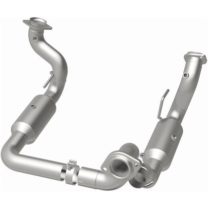 MagnaFlow 2020-2024 Ford F-250 Super Duty 7.3L | 2020-2024 Ford F-350 Super Duty 7.3L OEM Grade Federal / EPA Compliant Direct-Fit Catalytic Converter 280246