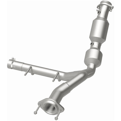 MagnaFlow 2021-2024 Ford F-150 3.5L OEM Grade Federal / EPA Compliant Direct-Fit Catalytic Converter 280266