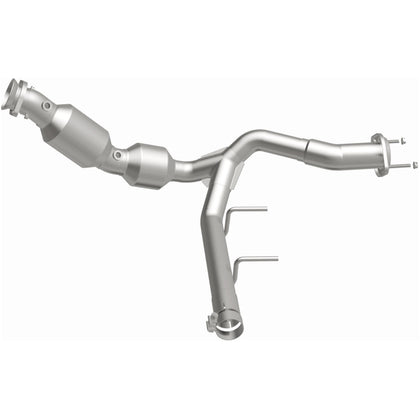 MagnaFlow 2021-2024 Ford F-150 3.5L OEM Grade Federal / EPA Compliant Direct-Fit Catalytic Converter 280266