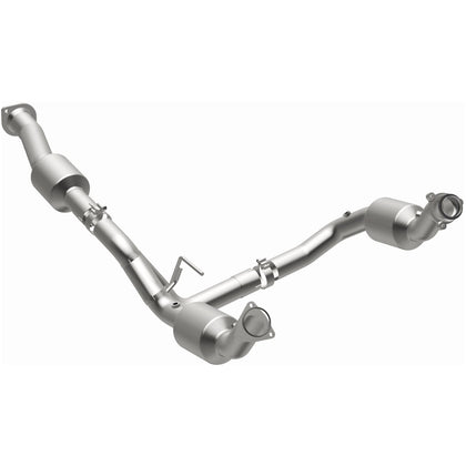 MagnaFlow OEM Grade Federal / EPA Compliant Direct-Fit Catalytic Converter 280745