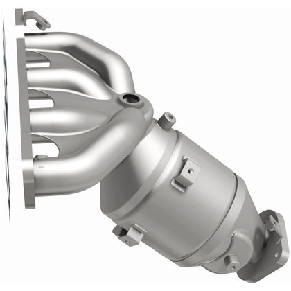 MagnaFlow 2017-2020 Nissan Rogue Sport 2.0L OEM Grade Federal / EPA Compliant Direct-Fit Manifold Catalytic Converter 290040