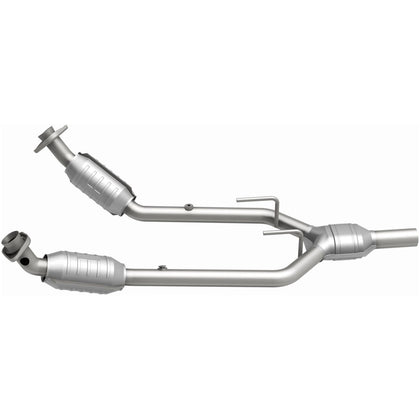 MagnaFlow 1996-1997 Ford Thunderbird 3.8L | 1996-1997 Mercury Cougar 3.8L California Grade CARB Compliant Direct-Fit Catalytic Converter 444080