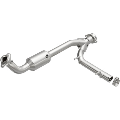 MagnaFlow 2005 Lincoln Navigator 5.4L California Grade CARB Compliant Direct-Fit Catalytic Converter 4451165