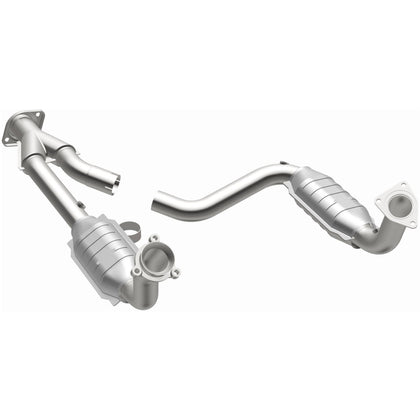MagnaFlow 2003 Chevrolet SSR 5.3L California Grade CARB Compliant Direct-Fit Catalytic Converter 4451640