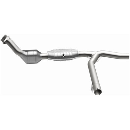 MagnaFlow 2001 Ford Expedition 4.6L | 2001 Ford F-150 4.6L California Grade CARB Compliant Direct-Fit Catalytic Converter 447122