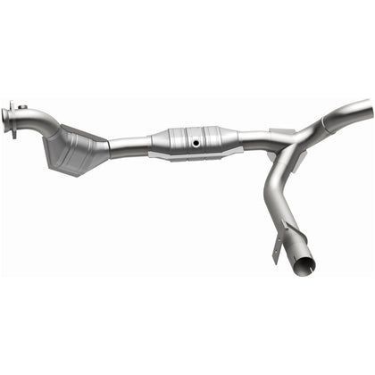MagnaFlow 2001 Ford Expedition 4.6L | 2001 Ford F-150 4.6L California Grade CARB Compliant Direct-Fit Catalytic Converter 447124