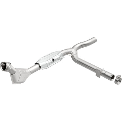 MagnaFlow 1999-2000 Ford F-150 4.6L California Grade CARB Compliant Direct-Fit Catalytic Converter 447138