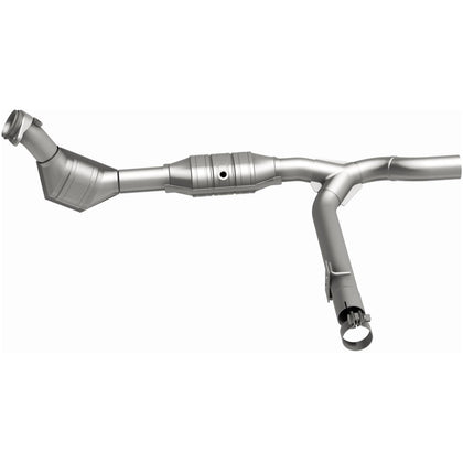 MagnaFlow 1999-2000 Ford F-150 4.6L California Grade CARB Compliant Direct-Fit Catalytic Converter 447138