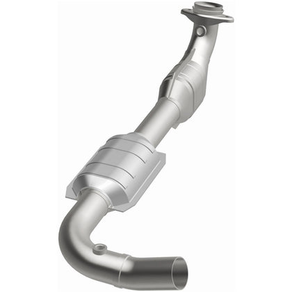 MagnaFlow 2000-2002 Ford E-150 Econoline 4.6L / 2000-2002 Ford E-150 Econoline Club Wagon 4.6L California Grade CARB Compliant Direct-Fit Catalytic Converter 447156
