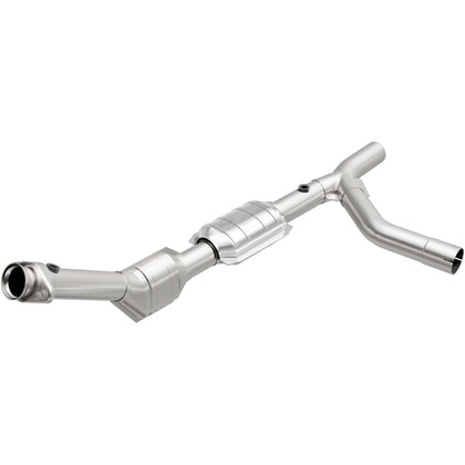 MagnaFlow 2000-2002 Ford E-150 Econoline 4.6L / 2000-2002 Ford E-150 Econoline Club Wagon 4.6L California Grade CARB Compliant Direct-Fit Catalytic Converter 447157