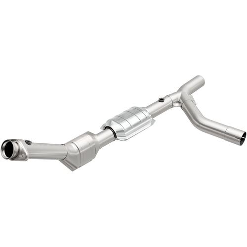 MagnaFlow 2000-2002 Ford E-150 Econoline 4.6L / 2000-2002 Ford E-150 Econoline Club Wagon 4.6L California Grade CARB Compliant Direct-Fit Catalytic Converter 447157