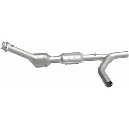 MagnaFlow 2000-2002 Ford E-150 Econoline 4.6L / 2000-2002 Ford E-150 Econoline Club Wagon 4.6L California Grade CARB Compliant Direct-Fit Catalytic Converter 447157