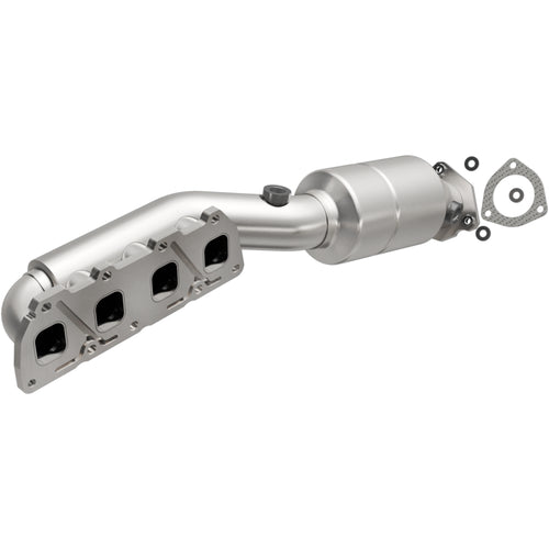 MagnaFlow 2002-2004 Volkswagen Passat 4.0L California Grade CARB Compliant Direct-Fit Manifold Catalytic Converter 452796
