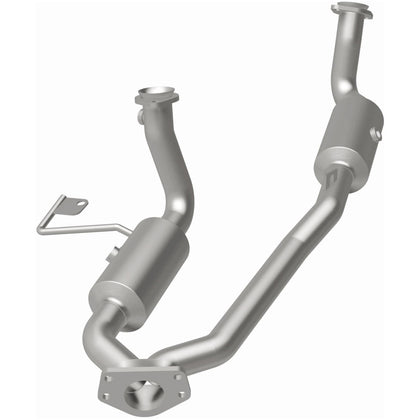 MagnaFlow 2001-2003 Ford Windstar 3.8L California Grade CARB Compliant Direct-Fit Catalytic Converter 4551025
