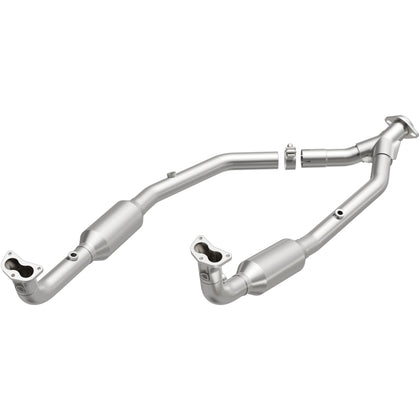 MagnaFlow 2003 Land Rover Discovery 4.6L California Grade CARB Compliant Direct-Fit Catalytic Converter 4551028