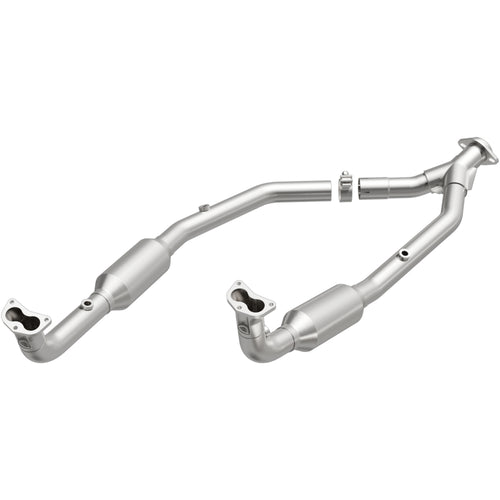 MagnaFlow 2003 Land Rover Discovery 4.6L California Grade CARB Compliant Direct-Fit Catalytic Converter 4551028