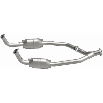 MagnaFlow 2003 Land Rover Discovery 4.6L California Grade CARB Compliant Direct-Fit Catalytic Converter 4551028