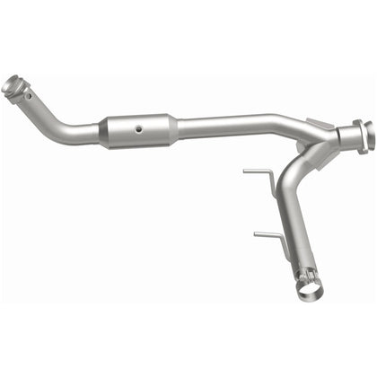 MagnaFlow 2006 Lincoln Navigator 5.4L California Grade CARB Compliant Direct-Fit Catalytic Converter 4551508
