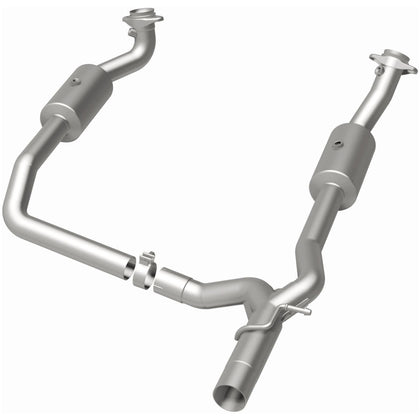 MagnaFlow 2009-2015 Ford E-350 Super Duty 5.4L | 2009-2015 Ford E-350 Super Duty 6.8L California Grade CARB Compliant Direct-Fit Catalytic Converter 4551599