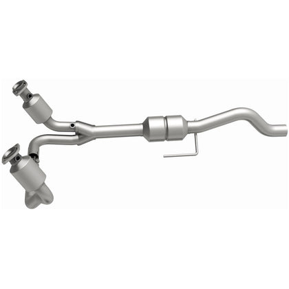 MagnaFlow 2000-2003 Dodge Durango 4.7L California Grade CARB Compliant Direct-Fit Catalytic Converter 458047