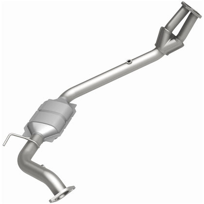 MagnaFlow 2001-2003 Isuzu Rodeo 2.2L | 2001-2003 Isuzu Rodeo Sport 2.2L OEM Grade Federal / EPA Compliant Direct-Fit Catalytic Converter 49004