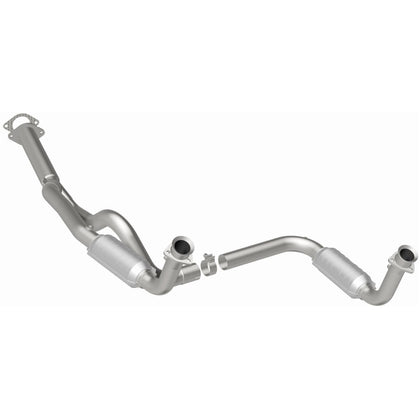 MagnaFlow OEM Grade Federal / EPA Compliant Direct-Fit Catalytic Converter 49063