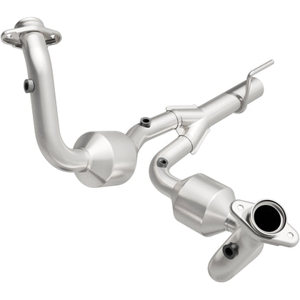 MagnaFlow 2002-2004 Jeep Grand Cherokee 4.7L OEM Grade Federal / EPA Compliant Direct-Fit Catalytic Converter 49070