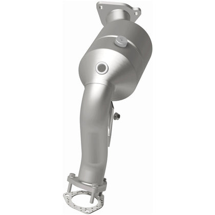 MagnaFlow OEM Grade Federal / EPA Compliant Direct-Fit Catalytic Converter 49136