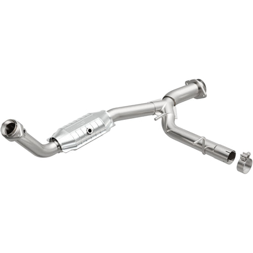MagnaFlow 2005-2006 Ford Expedition 5.4L OEM Grade Federal / EPA Compliant Direct-Fit Catalytic Converter 49411