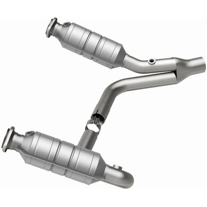 MagnaFlow 2005-2006 Dodge Dakota 4.7L / 2006 Mitsubishi Raider 4.7L OEM Grade Federal / EPA Compliant Direct-Fit Catalytic Converter 49463