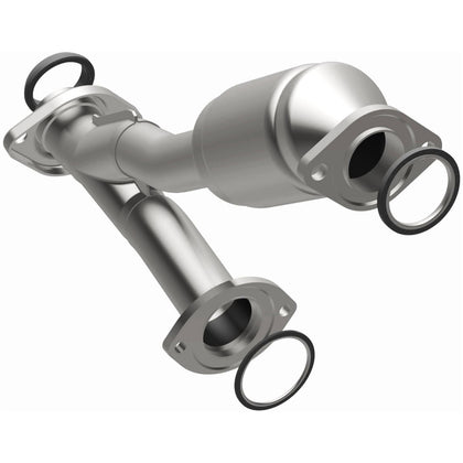 MagnaFlow 1999-2003 Lexus RX300 3.0L / 2001-2003 Toyota Highlander 3.0L OEM Grade Federal / EPA Compliant Direct-Fit Catalytic Converter 49507