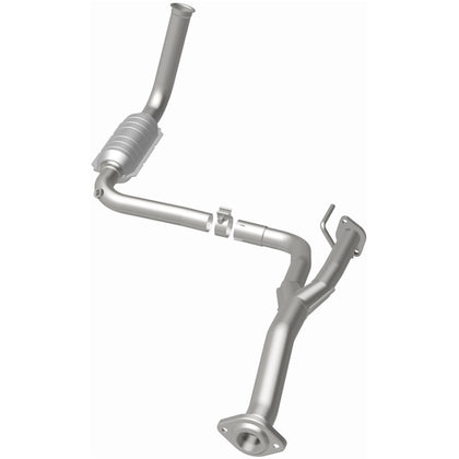MagnaFlow 2004 Jeep Liberty 3.7L OEM Grade Federal / EPA Compliant Direct-Fit Catalytic Converter 49582