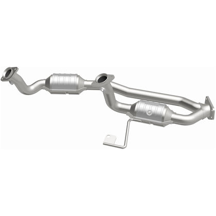 MagnaFlow 2001-2003 Ford Windstar 3.8L OEM Grade Federal / EPA Compliant Direct-Fit Catalytic Converter 49624