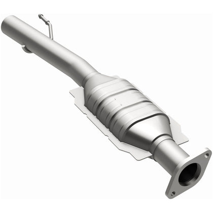 MagnaFlow OEM Grade Federal / EPA Compliant Direct-Fit Catalytic Converter 49662