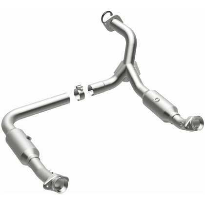 MagnaFlow OEM Grade Federal / EPA Compliant Direct-Fit Catalytic Converter 49672